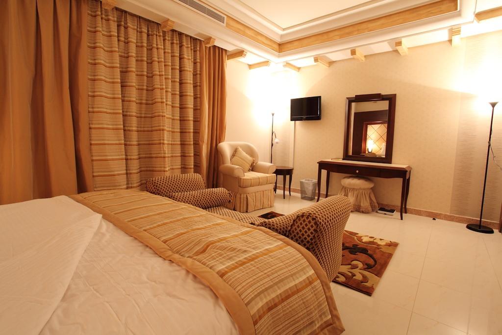 Lavande Suites Lambo Quarto foto