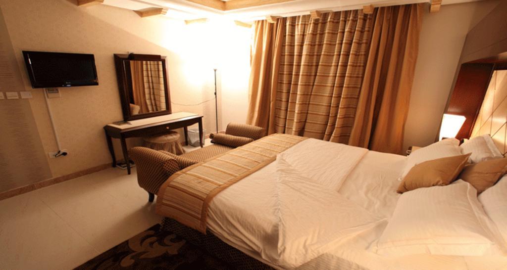 Lavande Suites Lambo Quarto foto